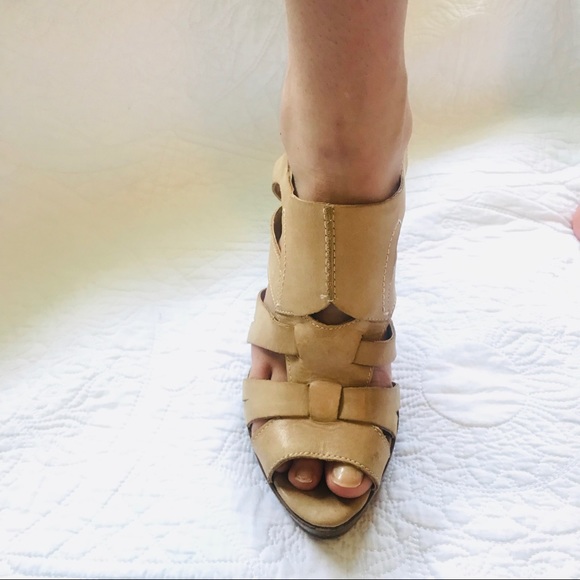 Nine West Light Camel Heels - Picture 8 of 8